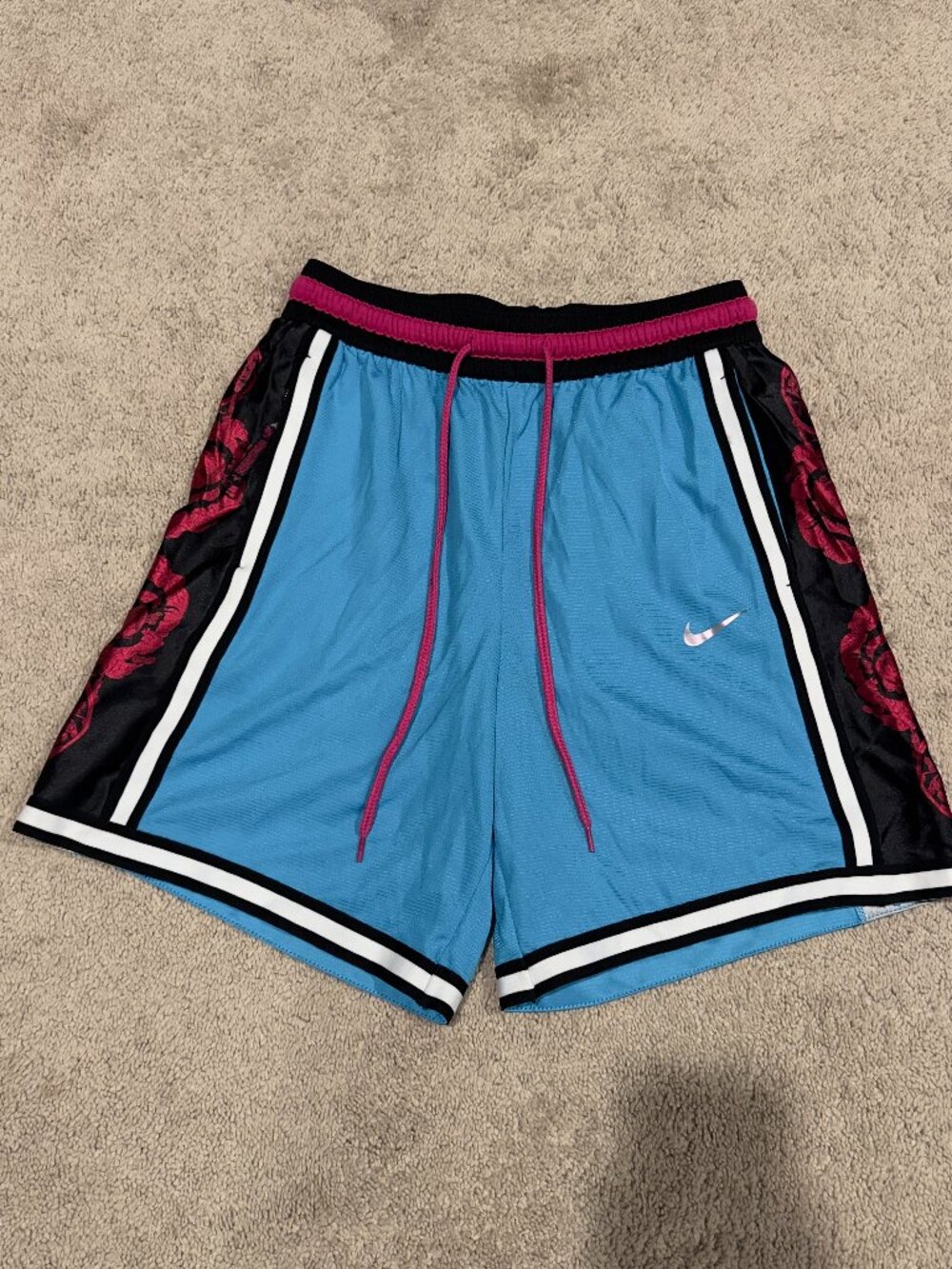 Nike Mens Shorts Size medium